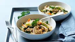 Helppo broileri-kasvisriisi yhdellä padalla – nopea ja maukas